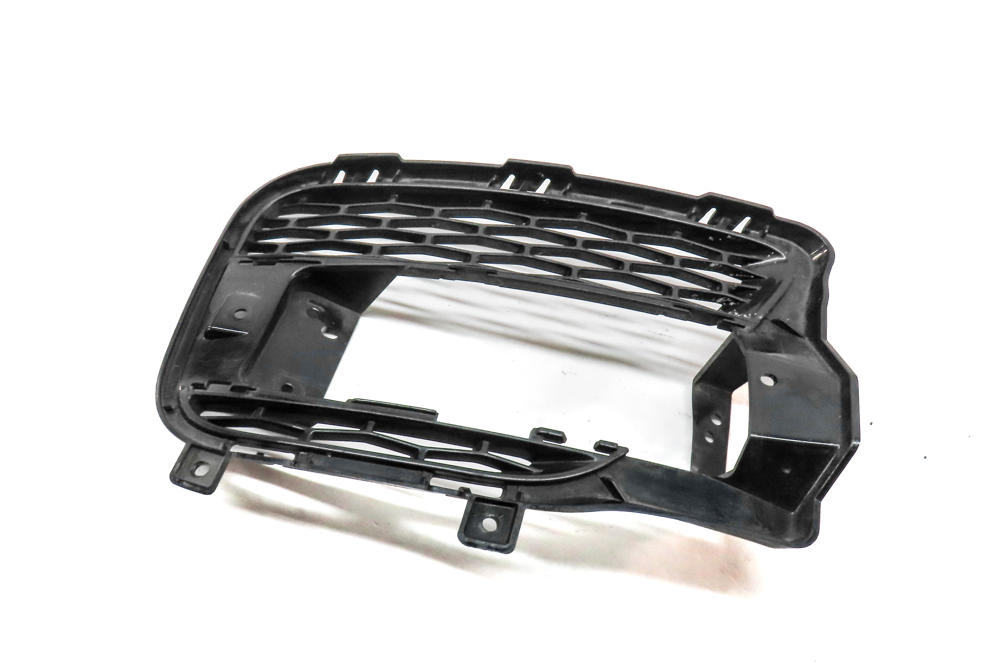 2015 RANGE ROVER SPORT (L494) FRONT RIGHT LOWER BUMPER FOGLIGHT GRILLE TRIM — exact item pictured